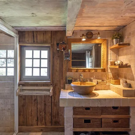 Chalet authentique luxe piscine Chalet *